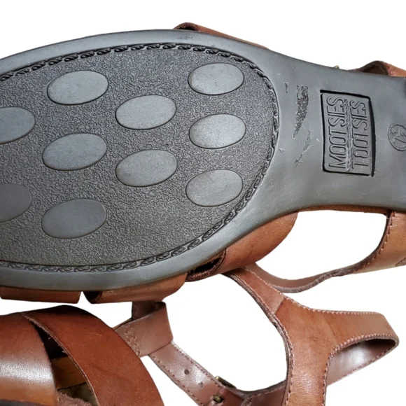Size 7 1/2 Womens Brown Sandals - Picture 4 of 7